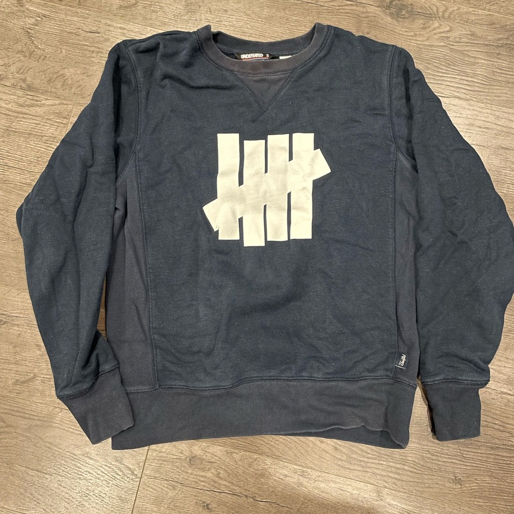 Undefeated Mens sweatshirt